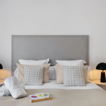 Дом отдыха Vacation - Federer, Old Town With A Big Communal Pool And Andalusian Garden