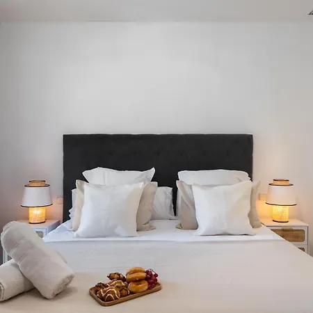 Vakantiehuis Vacation - Federer, Old Town With A Big Communal Pool And Andalusian Garden *