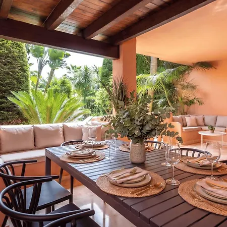 度假居 Vacation - Federer, Cine Room, Bbq, New Decoration, Garage, Old Town Location, Big Communal Pool, Andalusian Garden, Walking To The