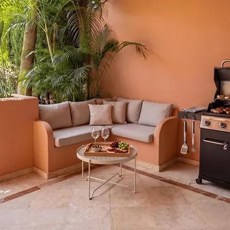 度假居 Vacation - Federer, Cine Room, Bbq, New Decoration, Garage, Old Town Location, Big Communal Pool, Andalusian Garden, Walking To The 马尔韦利亚