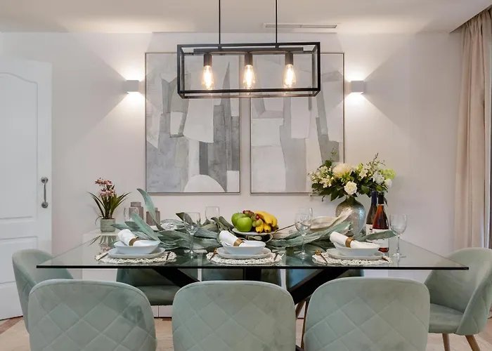 Vacation - Federer, Old Town With A Big Communal Pool And Andalusian Garden 马尔韦利亚