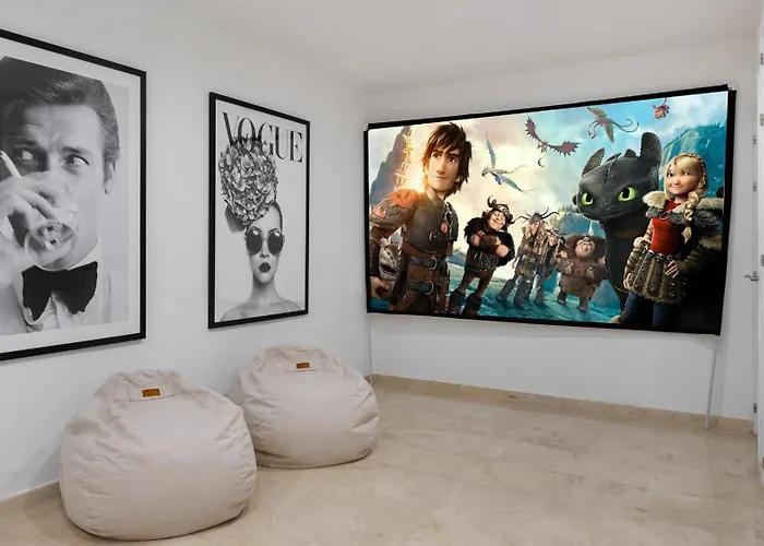 Vacation - Federer, Old Town With A Big Communal Pool And Andalusian Garden * 马尔韦利亚