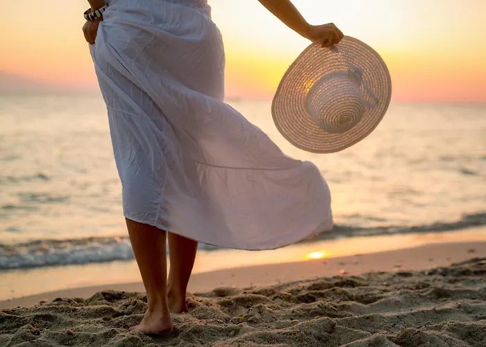 Vacation - Federer, Old Town With A Big Communal Pool And Andalusian Garden