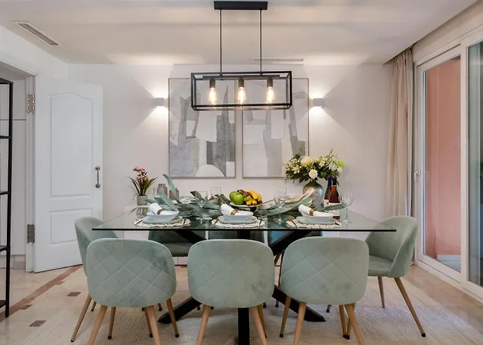 Vacation - Federer, Old Town With A Big Communal Pool And Andalusian Garden 度假居 马尔韦利亚