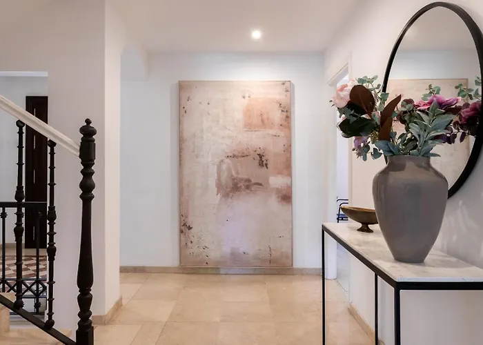 度假居 Vacation - Federer, Old Town With A Big Communal Pool And Andalusian Garden 马尔韦利亚