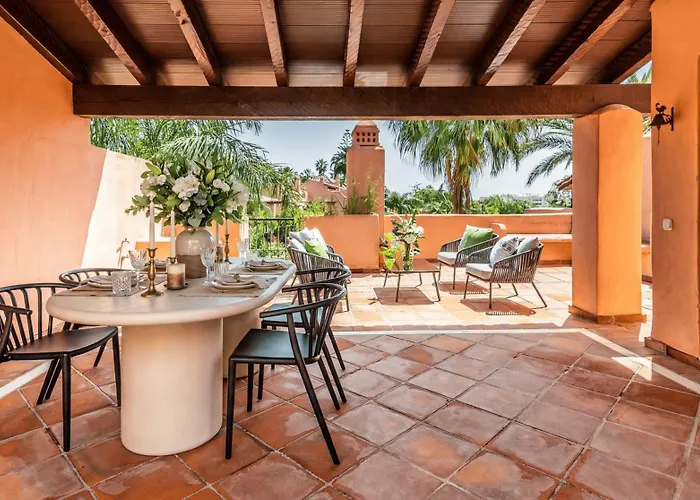Holiday home Vacation - Federer, Old Town With A Big Communal Pool And Andalusian Garden *